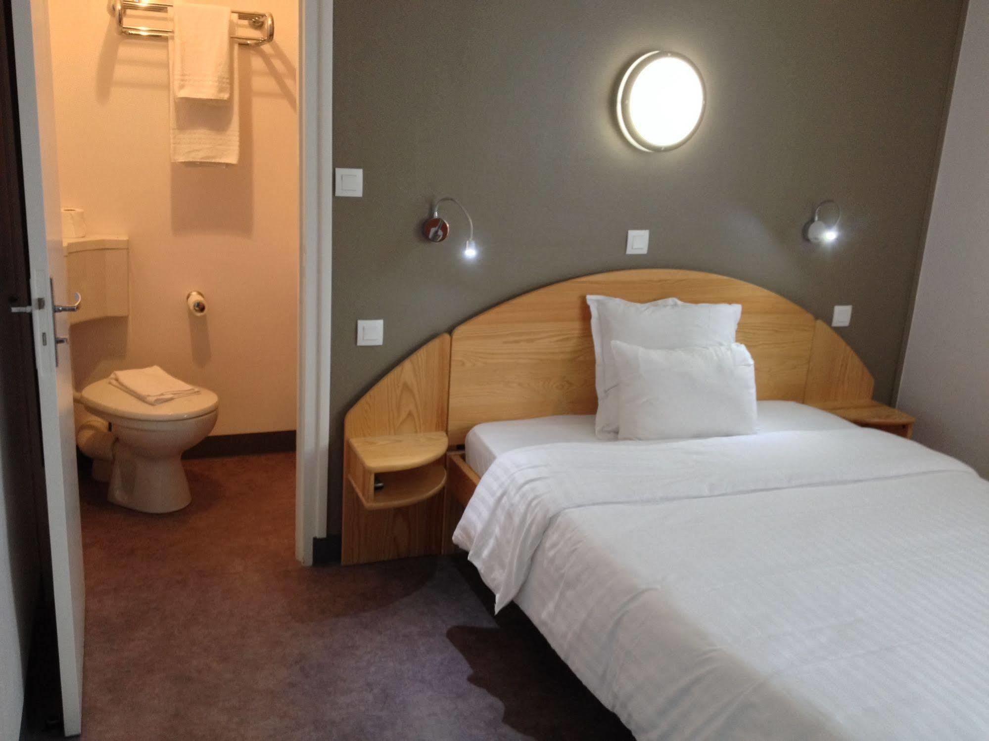 Hotel Saint Jean Bourges Buitenkant foto