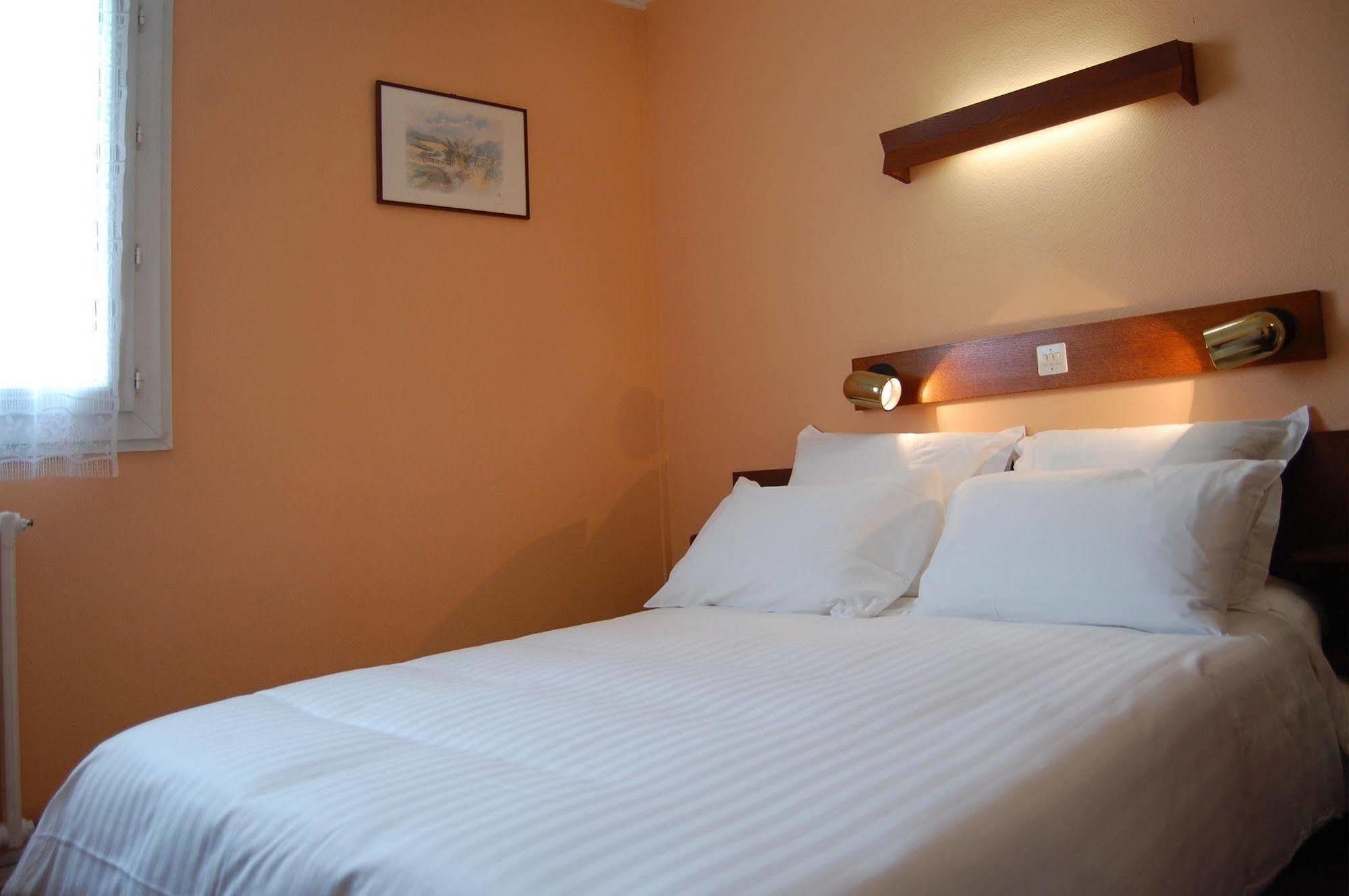 Hotel Saint Jean Bourges Buitenkant foto